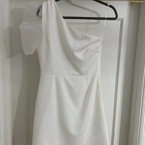 Chic white one shoulder short dress medium